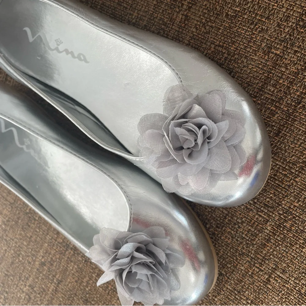 Silver Floral Little Girls Shoes Ballet Flat